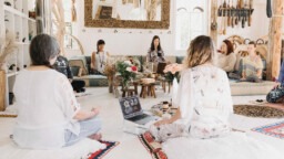 3 favorite YouTube channels for doing meditation | BPD Moms