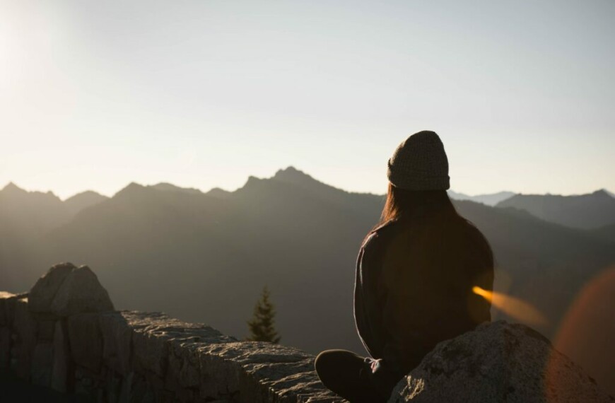 4 reasons why you should practice meditation in the morning