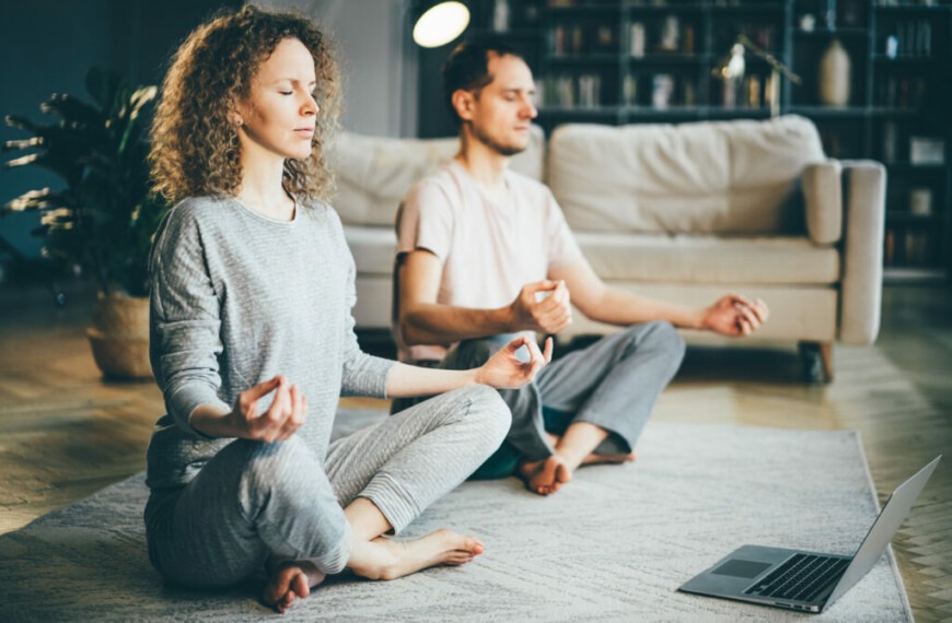 What is a mindfulness meditation session like?