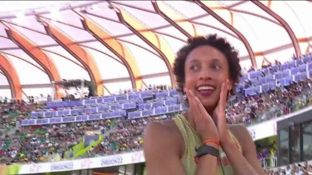 Malaika Mihambo was scared but she retains her world title well.  After two first biting tries, the German assured on her third attempt.  The reigning Olympic long jump champion jumped 7 meters and 12 centimeters on her last attempt to win the contest.  She is ahead of Nigerian Ese Brume and Brazilian Leticia Oro Melo.