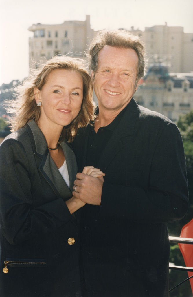 Yves Rénier and his wife Karine in Monaco in February 1998. |  Photo: Getty Images