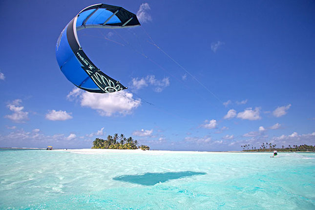 Kite surfing à Cocos