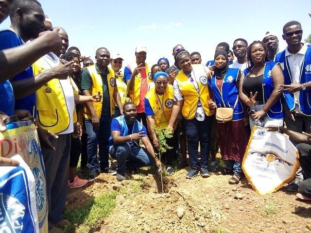 Reforestation Leo clubs plant useful for posterity in Koubri