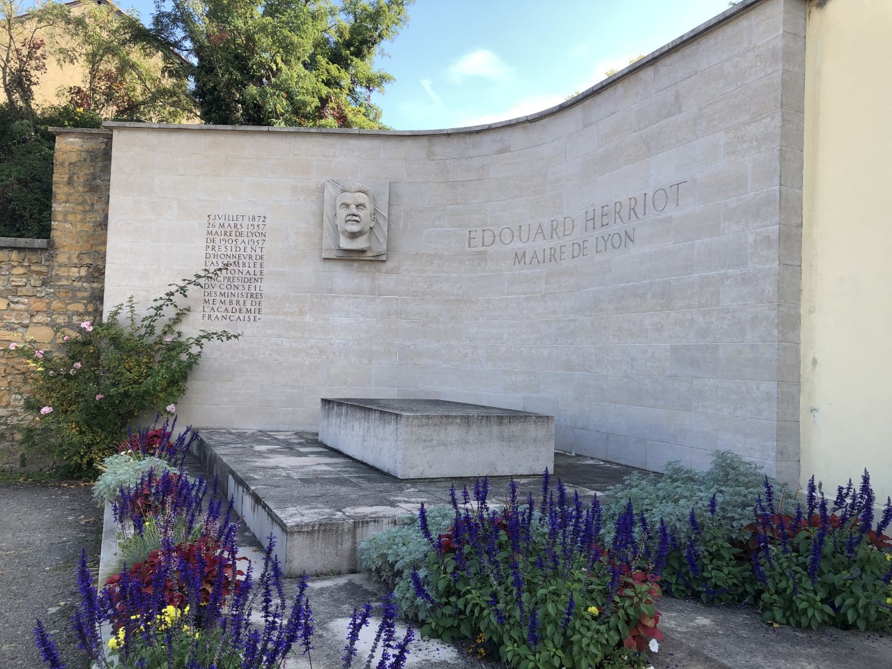 Edouard Herriot's grave is to the right of the entrance to the old cemetery.