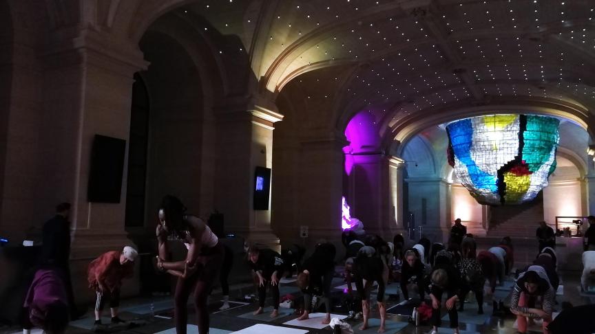 Nina Guéneau, yoga teacher and midwife offered a yoga session in the heart of the Palais des Beaux-Arts in Lille.