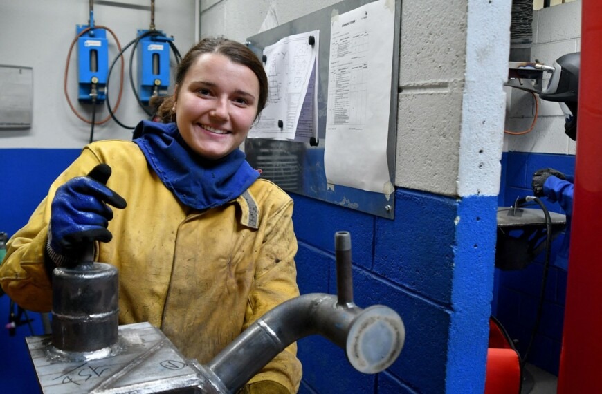 Déborah, a young Cherbourgeoise, is aiming for the top 10 at the world welding championships