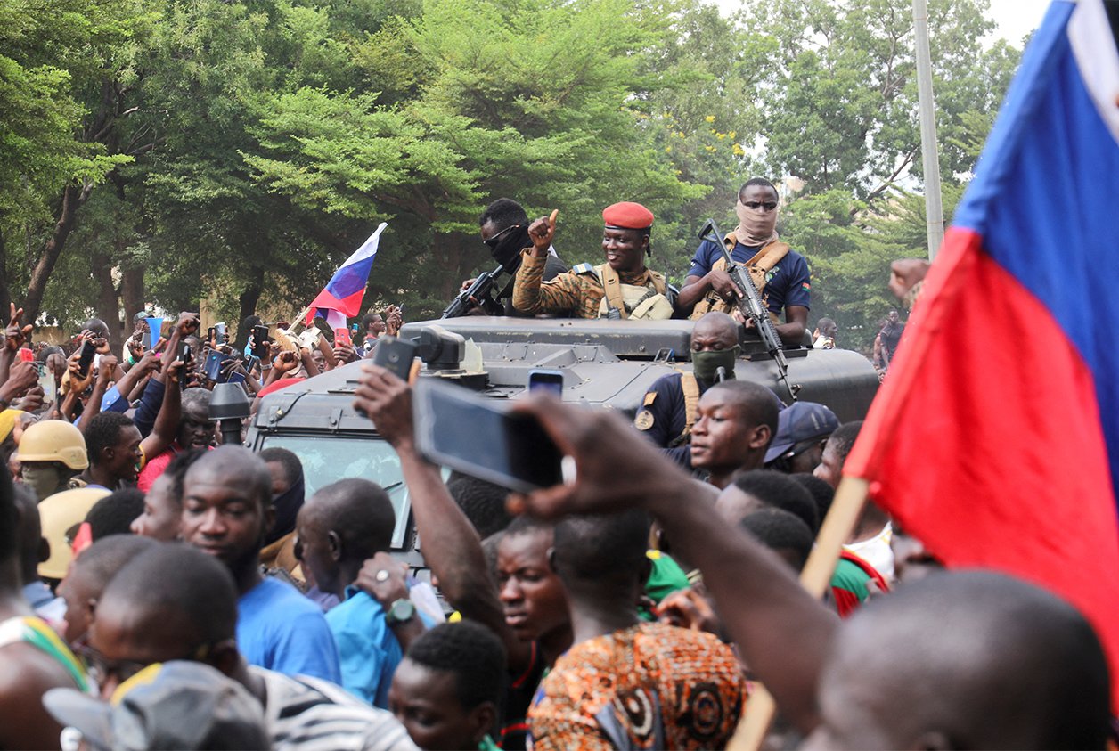 Du Mali au Burkina le sorcier Macron et les petits