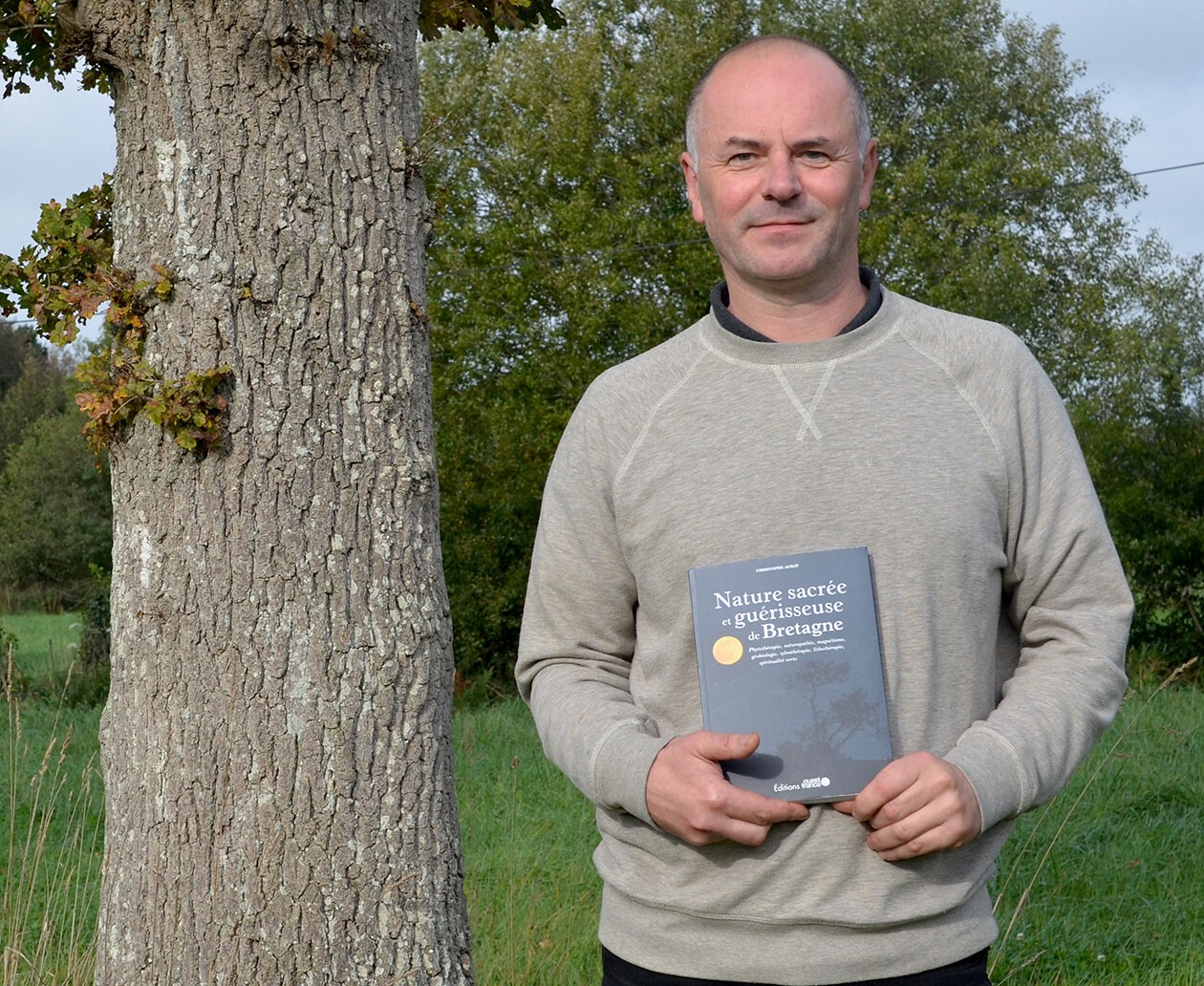 Near La Gacilly Christophe Auray dedicates his new book Sacred