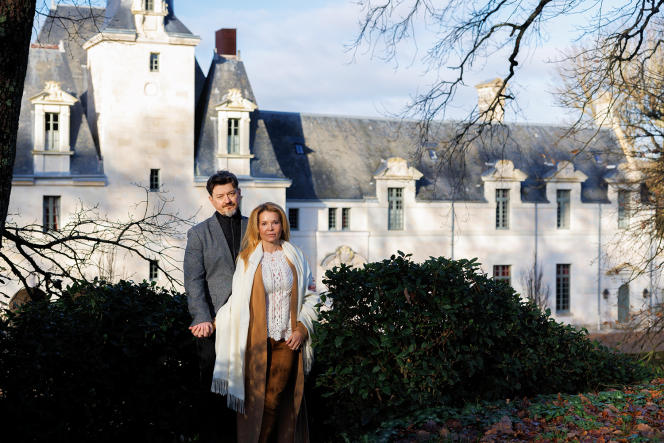 Xavier Aubry and his wife, Mira Grebenstein, in the park of the Louise de La Vallière castle, in Reugny (Indre-et-Loire), January 9, 2022.