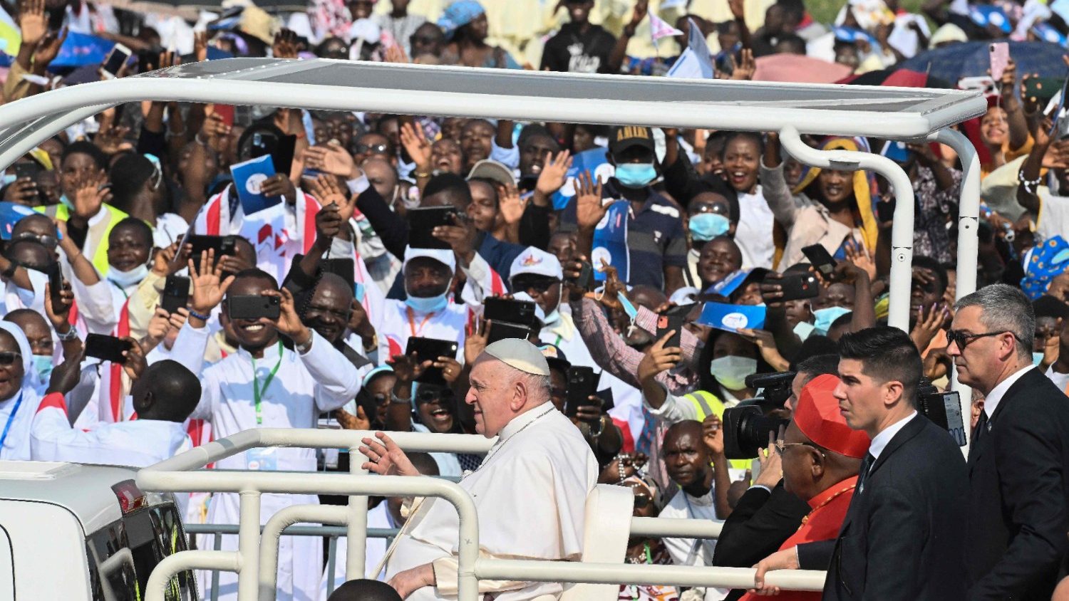 Mass in Kinshasa Francis invites Congolese to cultivate peace and